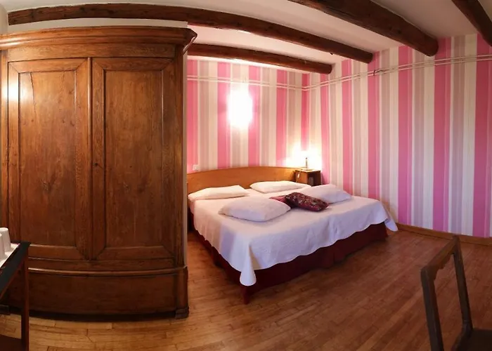 Bed & Breakfast Genevieve 3*